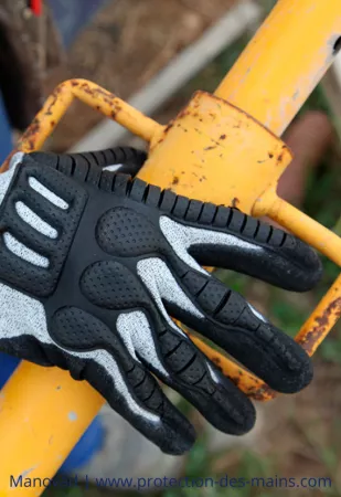 Gants anti coupure et anti impact (la paire) 