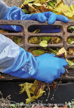 Gants manches longues 65 cm en PVC souples (la paire)